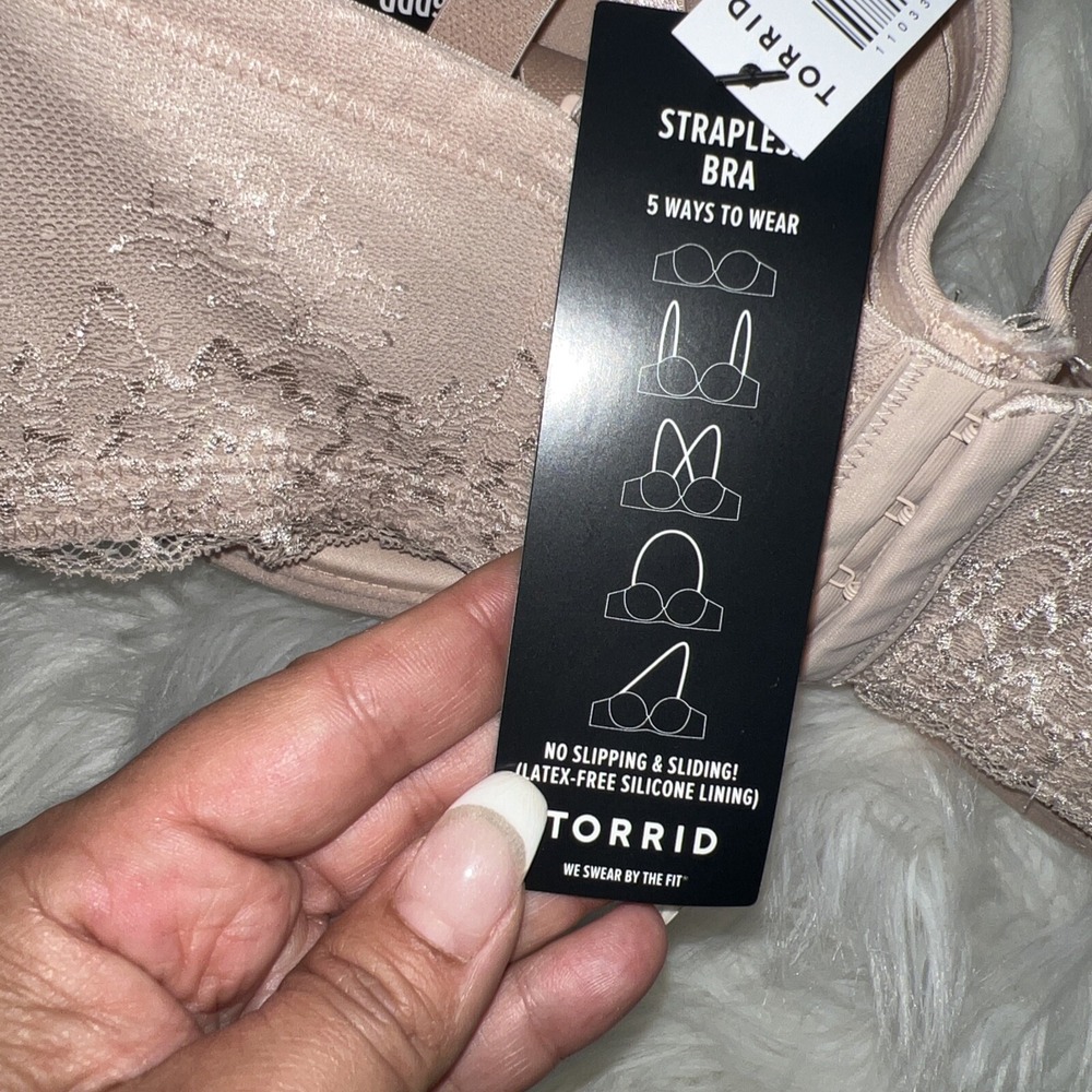 Torrid Sexy Straps Multi-Way Strapless Lace Bra Beige Nude 36DDD New - Picture 4 of 7